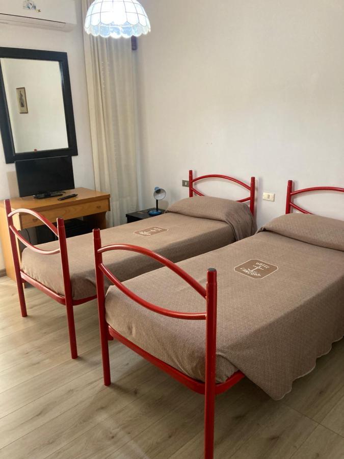 Hotel L'Ancora 拉卡勒塔 外观 照片