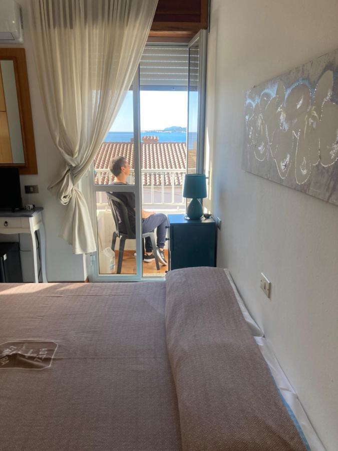 Hotel L'Ancora 拉卡勒塔 外观 照片