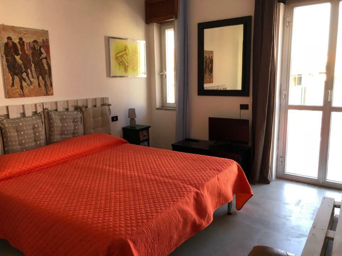 Hotel L'Ancora 拉卡勒塔 外观 照片